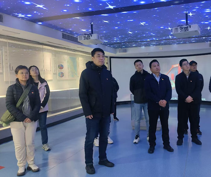 ��ѧ�ϸ���ʷ ��������־���з����������ĸ��ϸֿ�չ���⵳�ջ